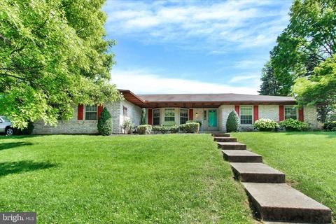 2450 Sutton Rd, York, PA 17403