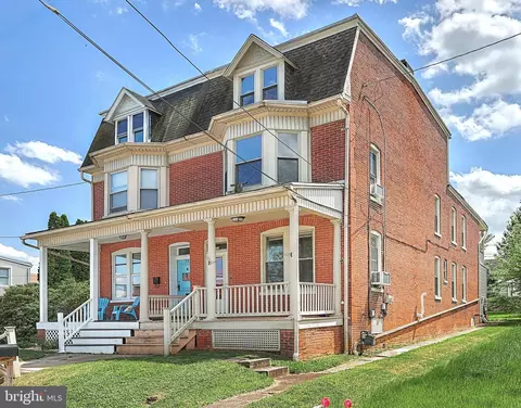 52 W Maple St, Dallastown, PA 17313