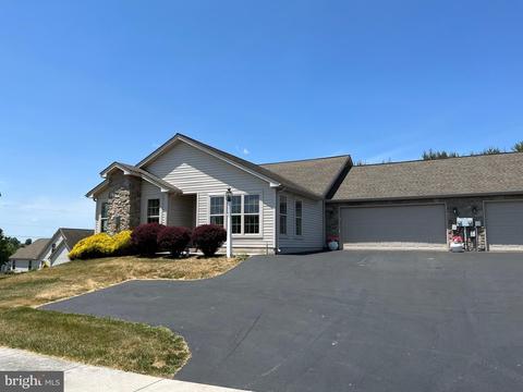 520 Katonah Dr, Red Lion, PA 17356