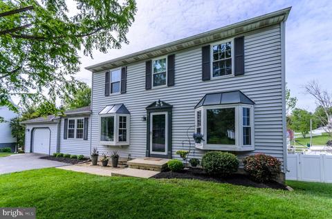 769 Saint Johns Pl, Dallastown, PA 17313