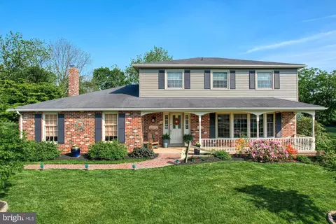 2980 Round Hill Rd, York, PA 17402