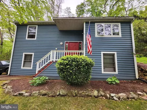920 Red Mill Rd, Etters, PA 17319