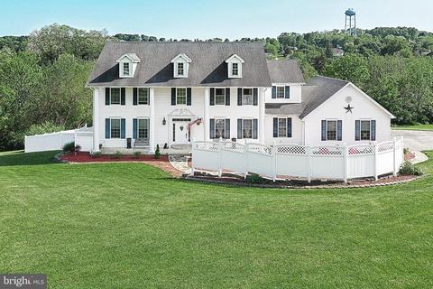 360 Yoe Dr, Yoe, PA 17313