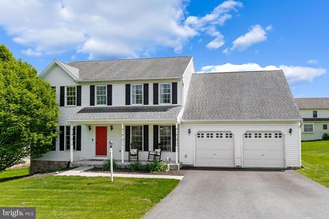 110 Rosalia Cir, York, PA 17402