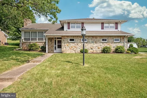 2055 Worth St, York, PA 17404