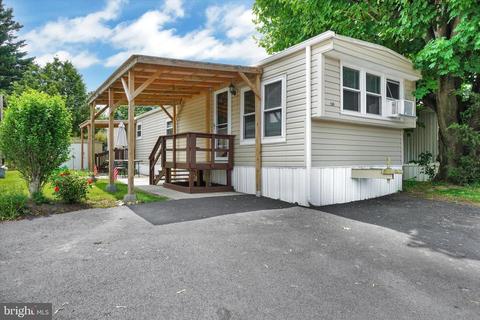 518 Middleview Dr, York, PA 17402