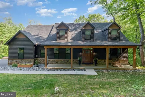 35 Fox Creek Rd, Wrightsville, PA 17368
