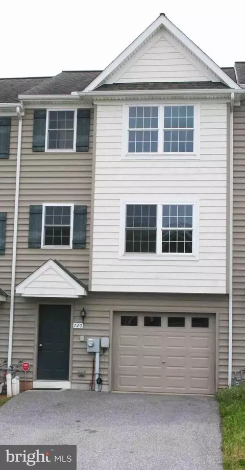 720 Kentwell Dr, York, PA 17406