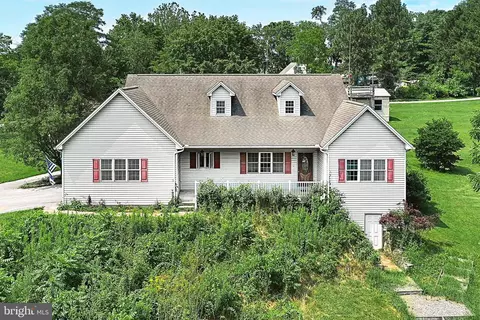 1170 Old Trail Rd, Etters, PA 17319