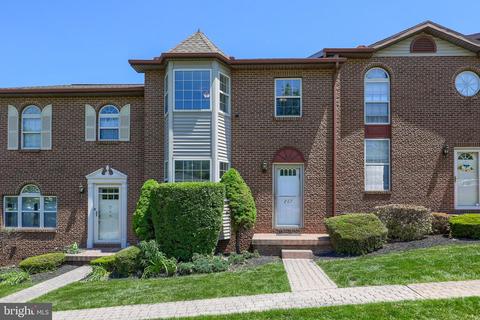 267 W Chestnut St #4, Dallastown, PA 17313