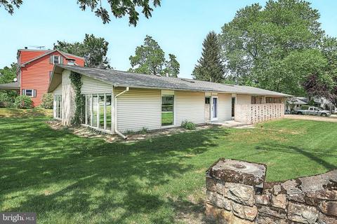 1 Homeland Rd, York, PA 17403