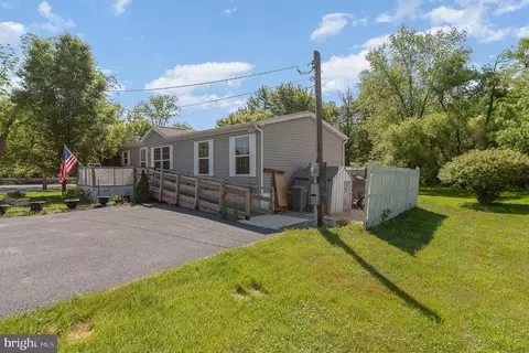 910 Pines Rd, Etters, PA 17319