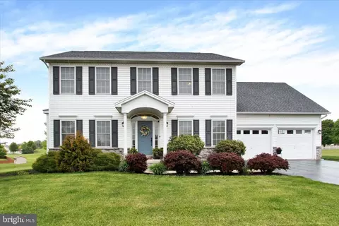 2105 Nena Dr, York, PA 17408