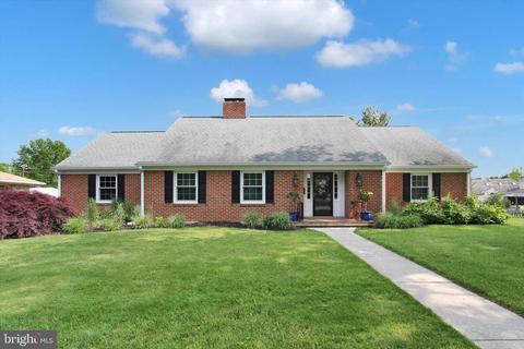 308 Grant Dr, Hanover, PA 17331
