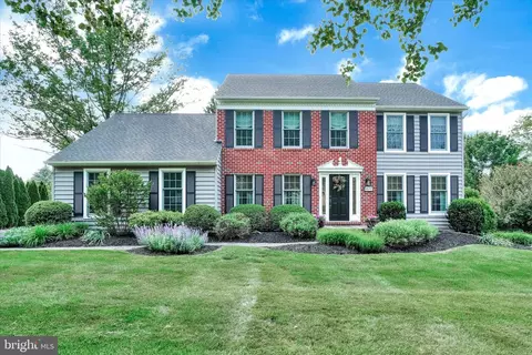 1670 Detwiler Dr, York, PA 17404