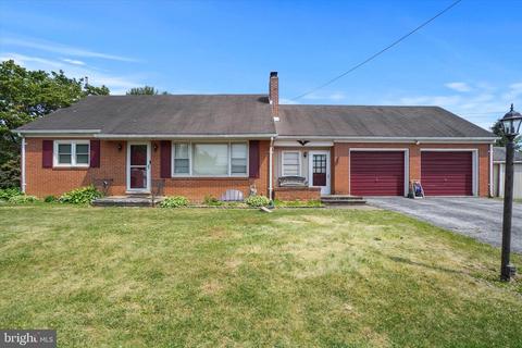 2450 Wyndhurst Ct, York, PA 17408