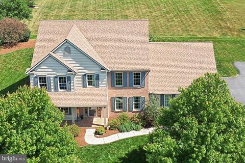 1395 Sterling Dr, York, PA 17404