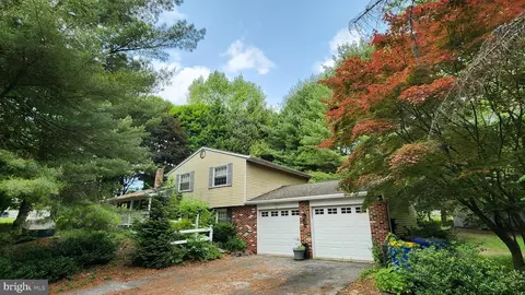 13473 Bonair Rd, Glen Rock, PA 17327