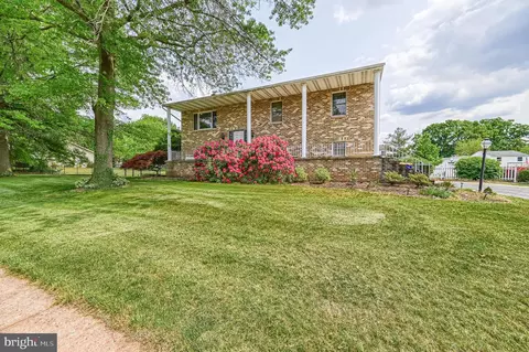 1940 Normandie Dr, York, PA 17408
