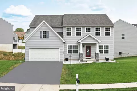 2670 Friends Cir, York, PA 17408