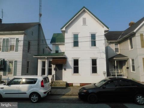 21 Mcallister St, Hanover, PA 17331