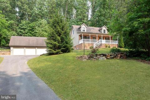 357 S Lake Rd, Spring Grove, PA 17362
