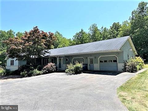 7958 Gnatstown Rd, Hanover, PA 17331