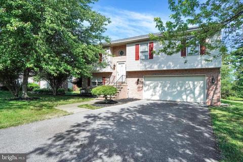 2661 Wyngate Rd, Dover, PA 17315