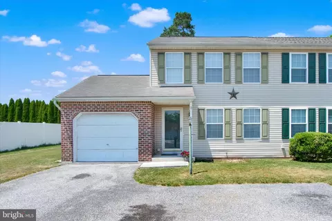 1887 Wyatt Cir, Dover, PA 17315