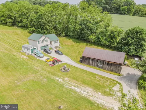 7586 Hoffacker Rd, Glenville, PA 17329