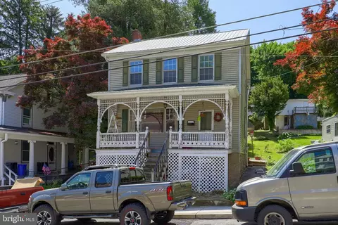 140 Hanover St, Glen Rock, PA 17327