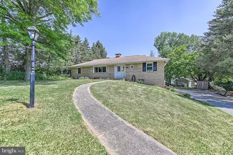 2879 Fiesta Dr, York, PA 17403