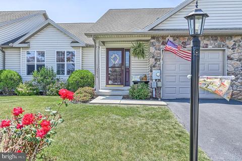 2975 Barley Cir #17, Dover, PA 17315