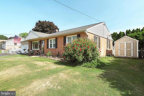2560 Springwood Rd, York, PA 17402