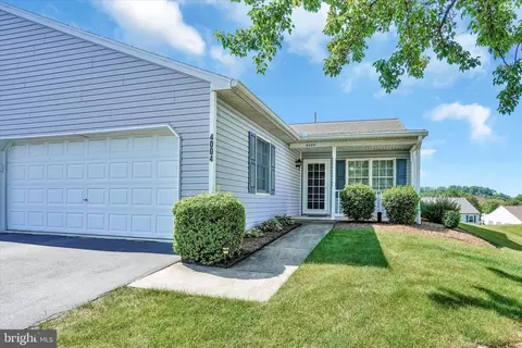 4004 Woodspring Ln, York, PA 17402