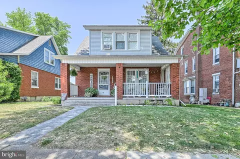 48 N 4th St, Mount Wolf, PA 17347
