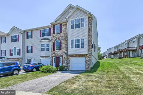 421 Madison Dr, Shrewsbury, PA 17361