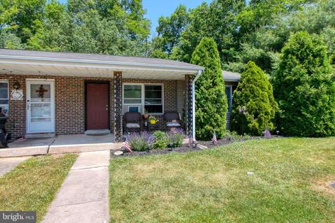 3786 Fox Chase Dr, Dover, PA 17315