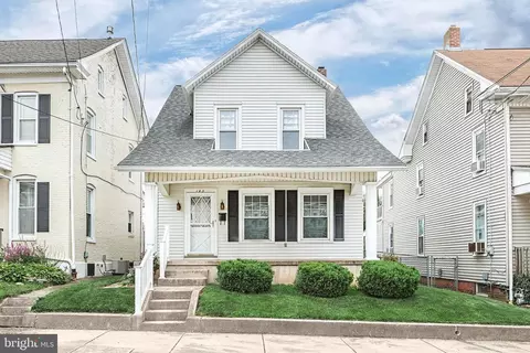 143 N Charles St, Red Lion, PA 17356