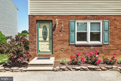 4 Heights Ave, Hanover, PA 17331