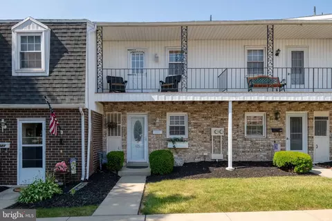 625 Colony Dr, York, PA 17404