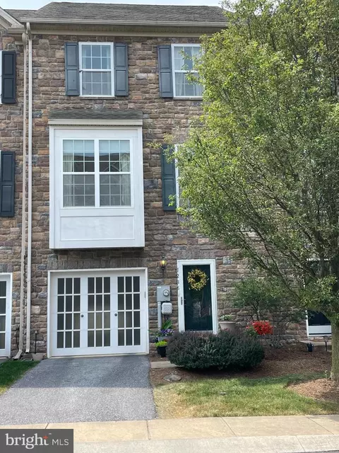 1236 Stonehaven Way #71, York, PA 17403