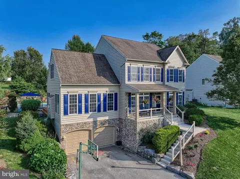 743 Connolly Dr, Red Lion, PA 17356
