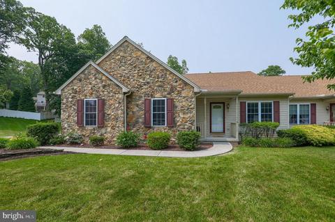 2314 Daisy Rd, York, PA 17402