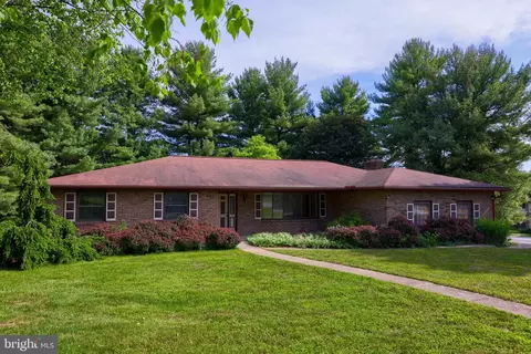 2455 Sutton Rd, York, PA 17403