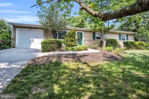 516 Benyou Ln, New Cumberland, PA 17070