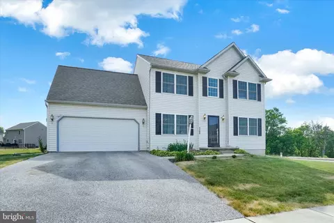 1700 Fountain Rock Dr, Dover, PA 17315