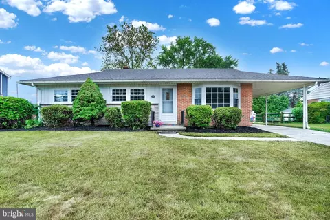 1762 Sagamore Dr, York, PA 17406