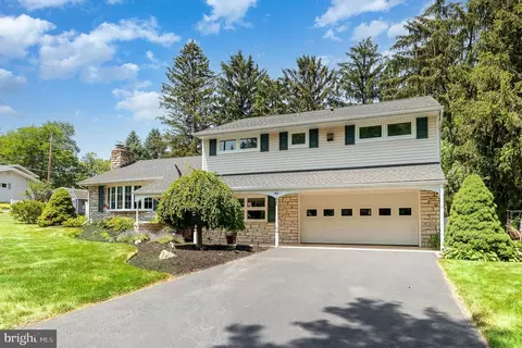 100 Old Ford Dr, Camp Hill, PA 17011