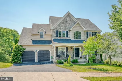 24 Eagleton Dr, York, PA 17407